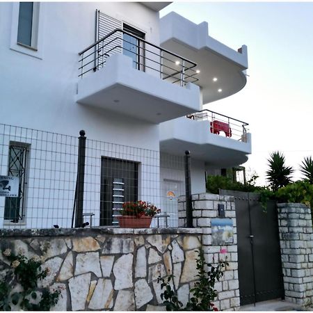 Blue Mare Apartments Саранда Екстер'єр фото