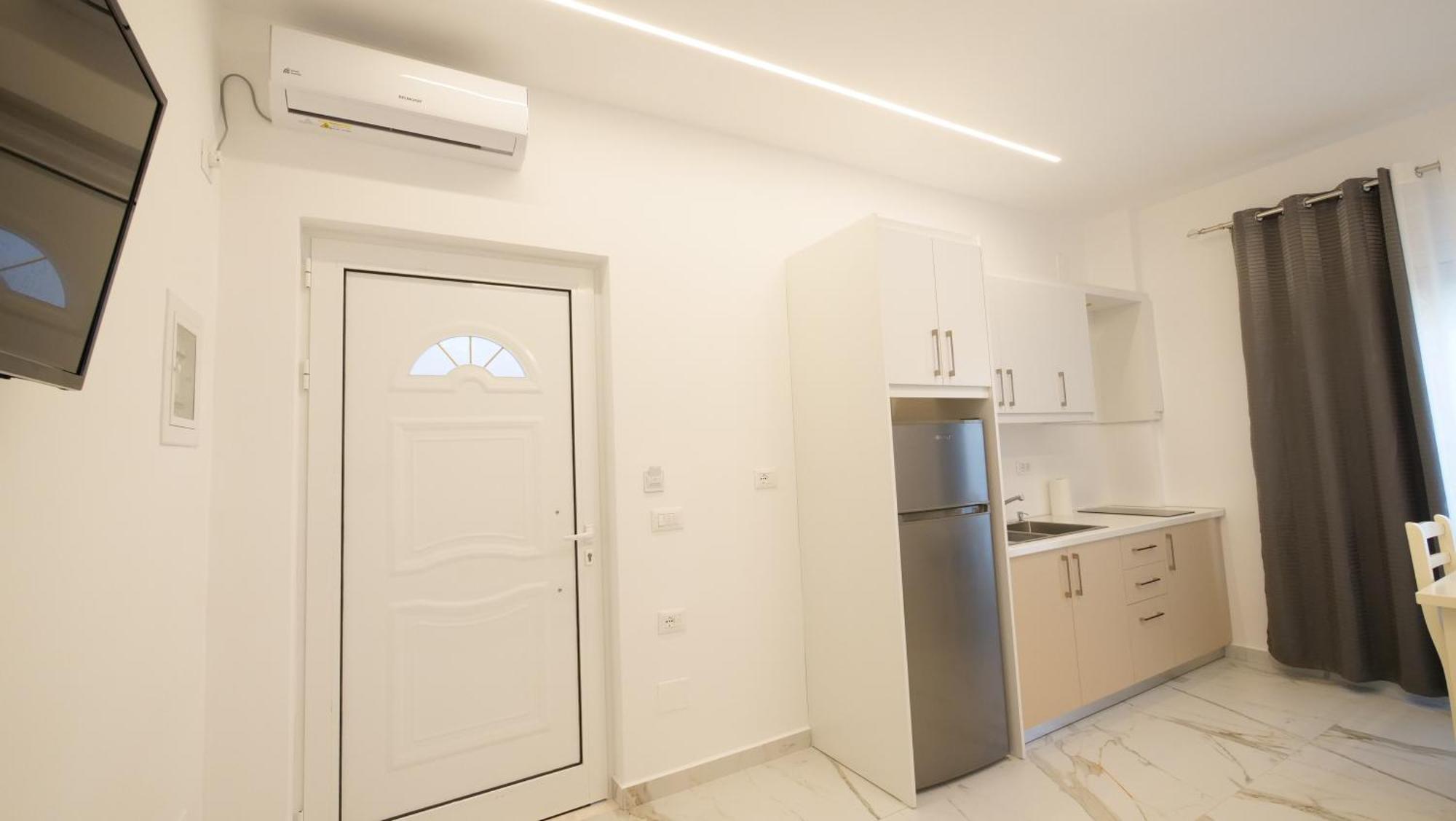 Blue Mare Apartments Саранда Екстер'єр фото