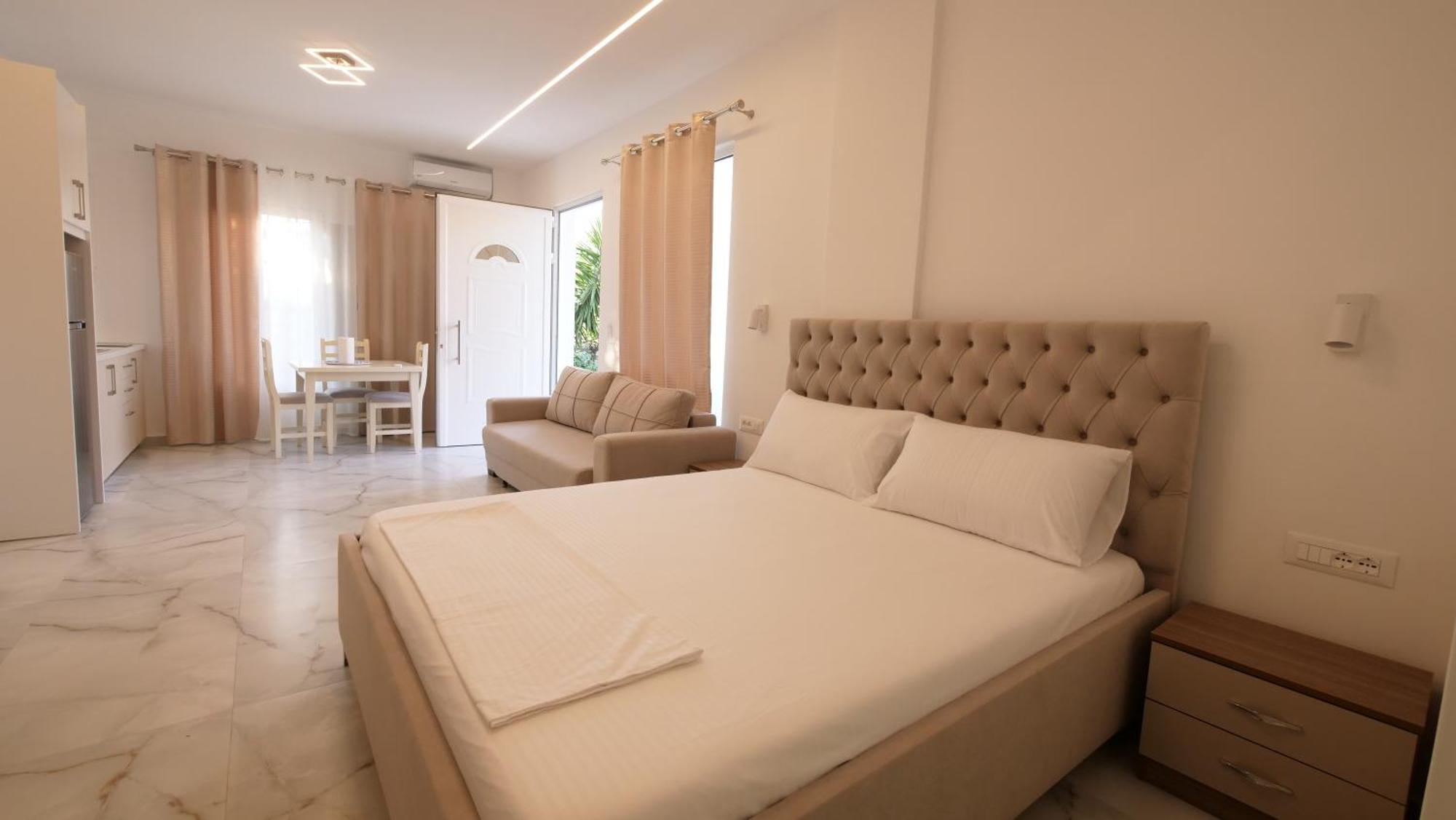Blue Mare Apartments Саранда Екстер'єр фото