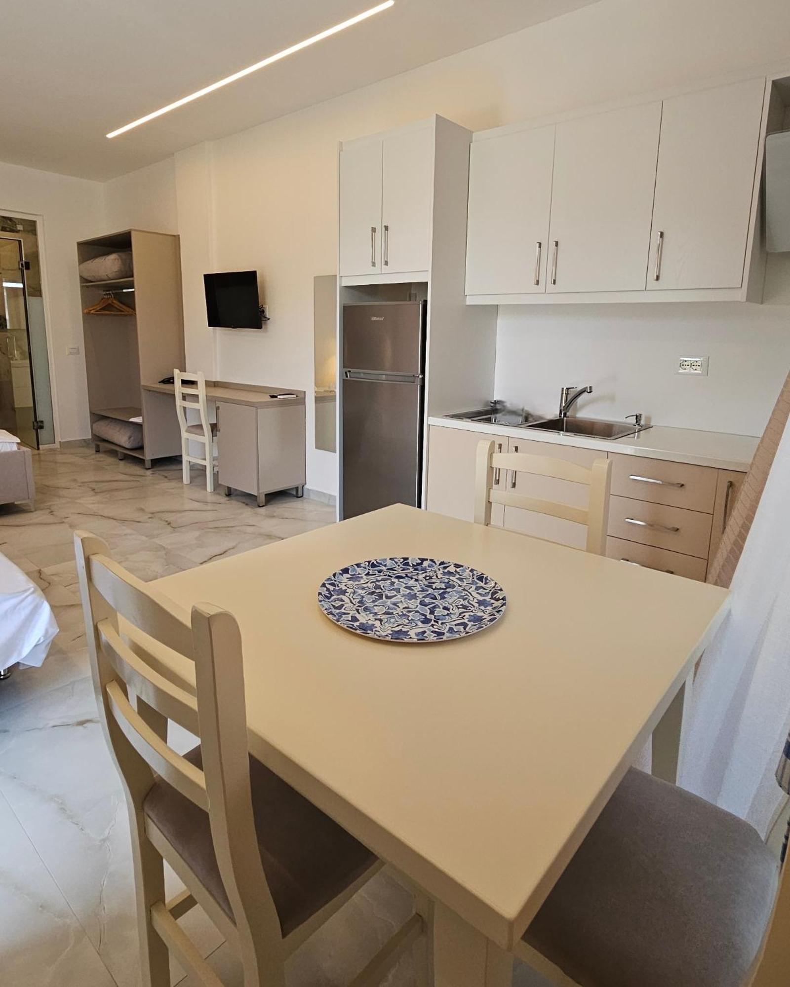 Blue Mare Apartments Саранда Екстер'єр фото